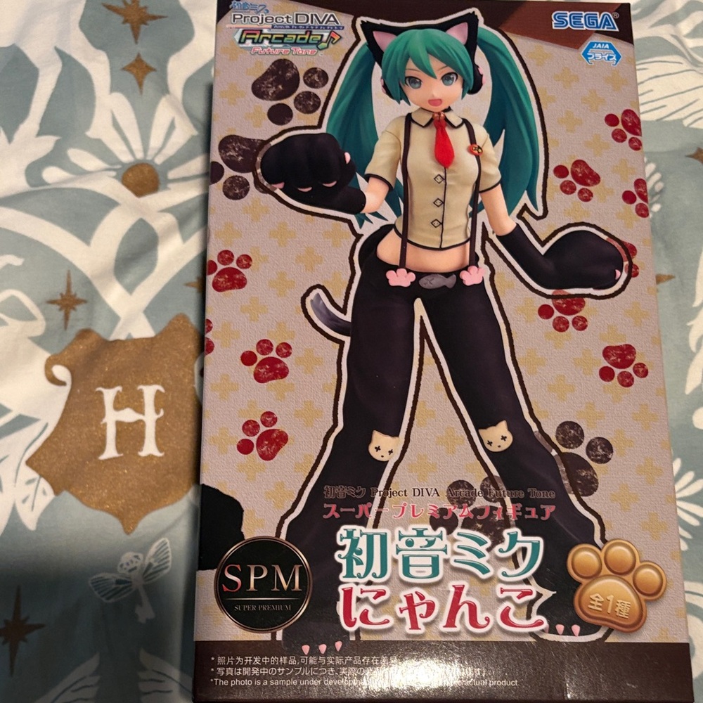 Hatsune Miku Cat Figure